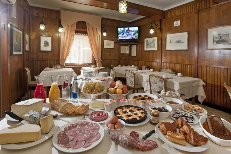 Albergo Badellino Bra Buitenkant foto