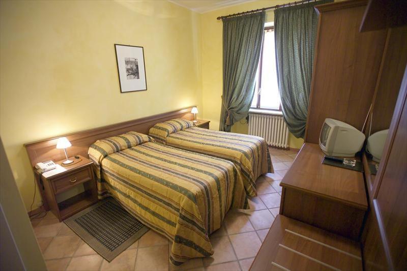 Albergo Badellino Bra Buitenkant foto